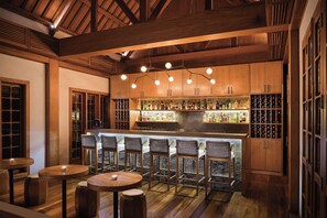 Bar (on property) - Avani+ Luang Prabang Hotel (Luang Prabang)