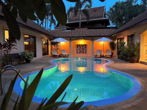 Coconut Paradise Holiday Villas