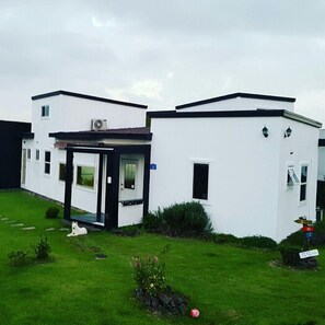 Front of property - Jini Cottage (Jeju City)