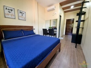 Deluxe-værelse | Skrivebord, strygejern/strygebræt, gratis Wi-Fi, sengetøj