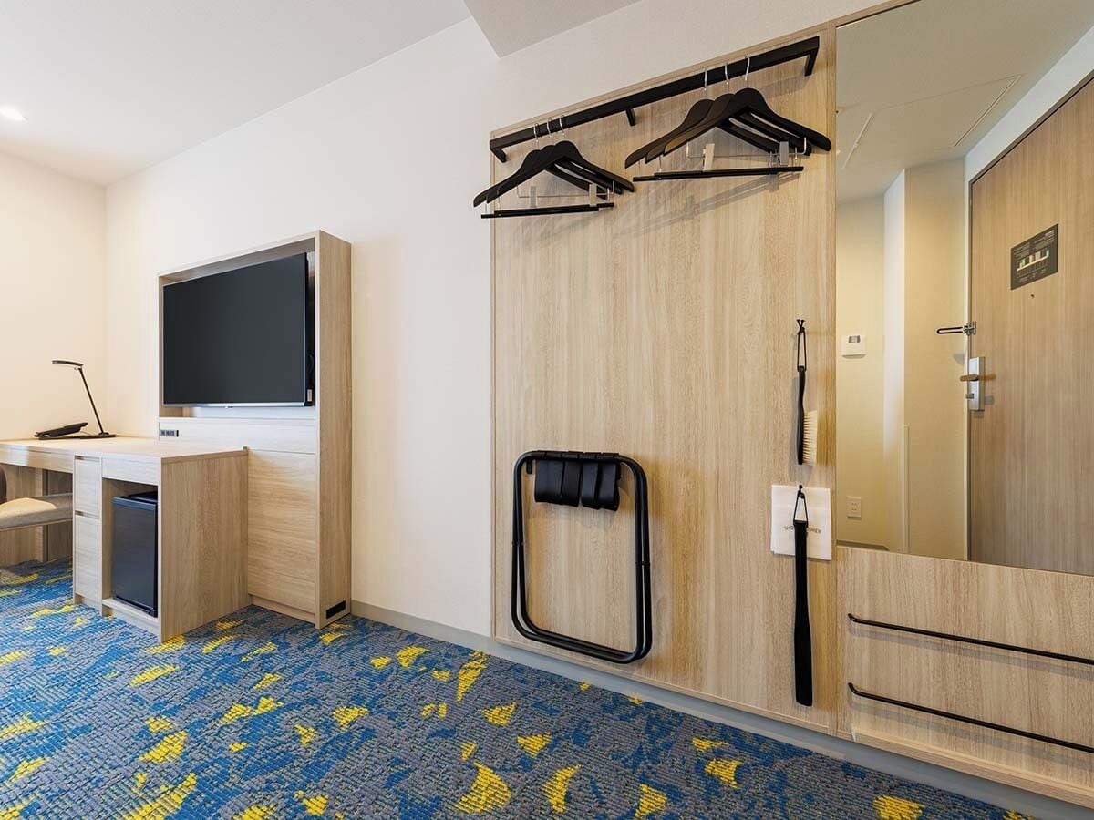 1 bedroom, desk, free wifi