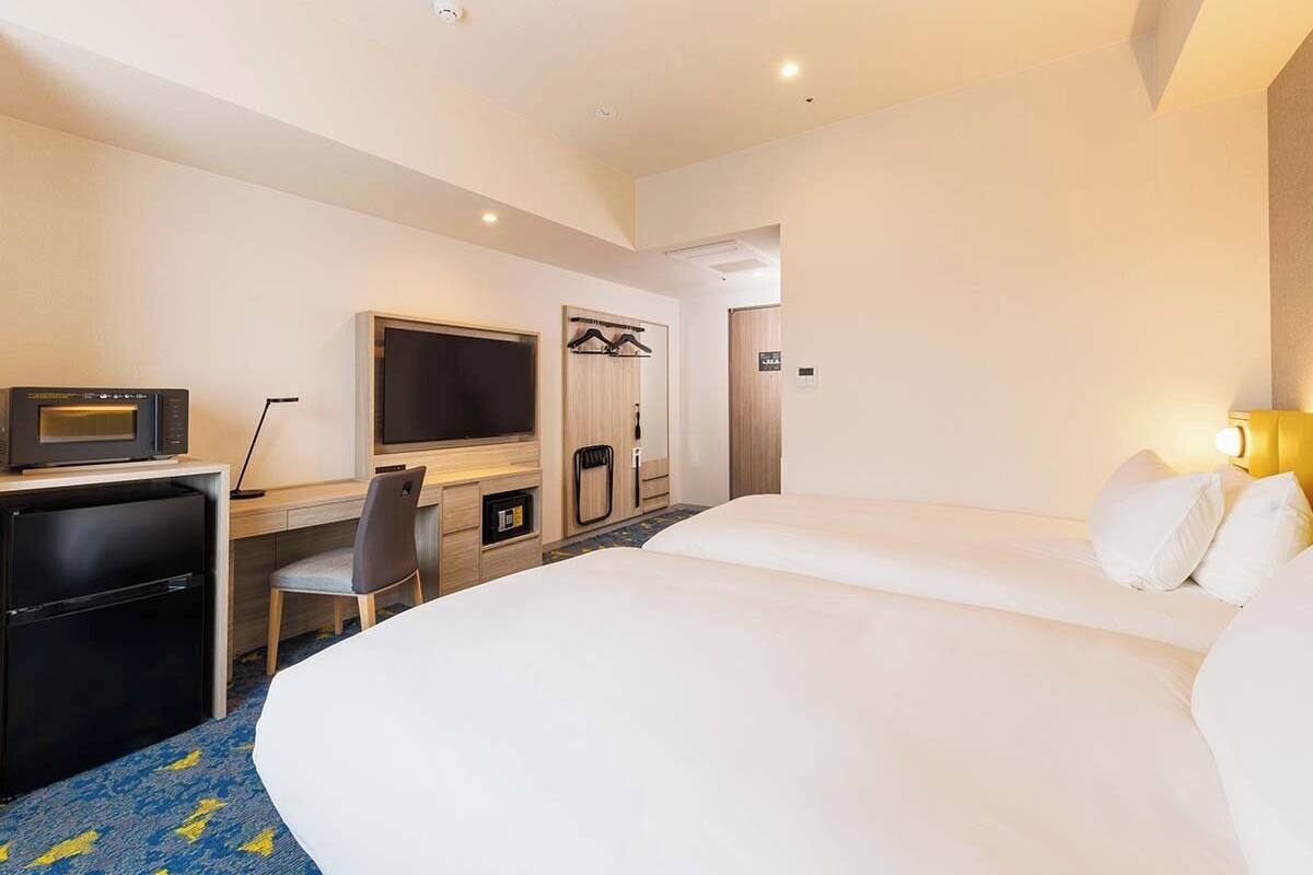 1 bedroom, desk, free wifi