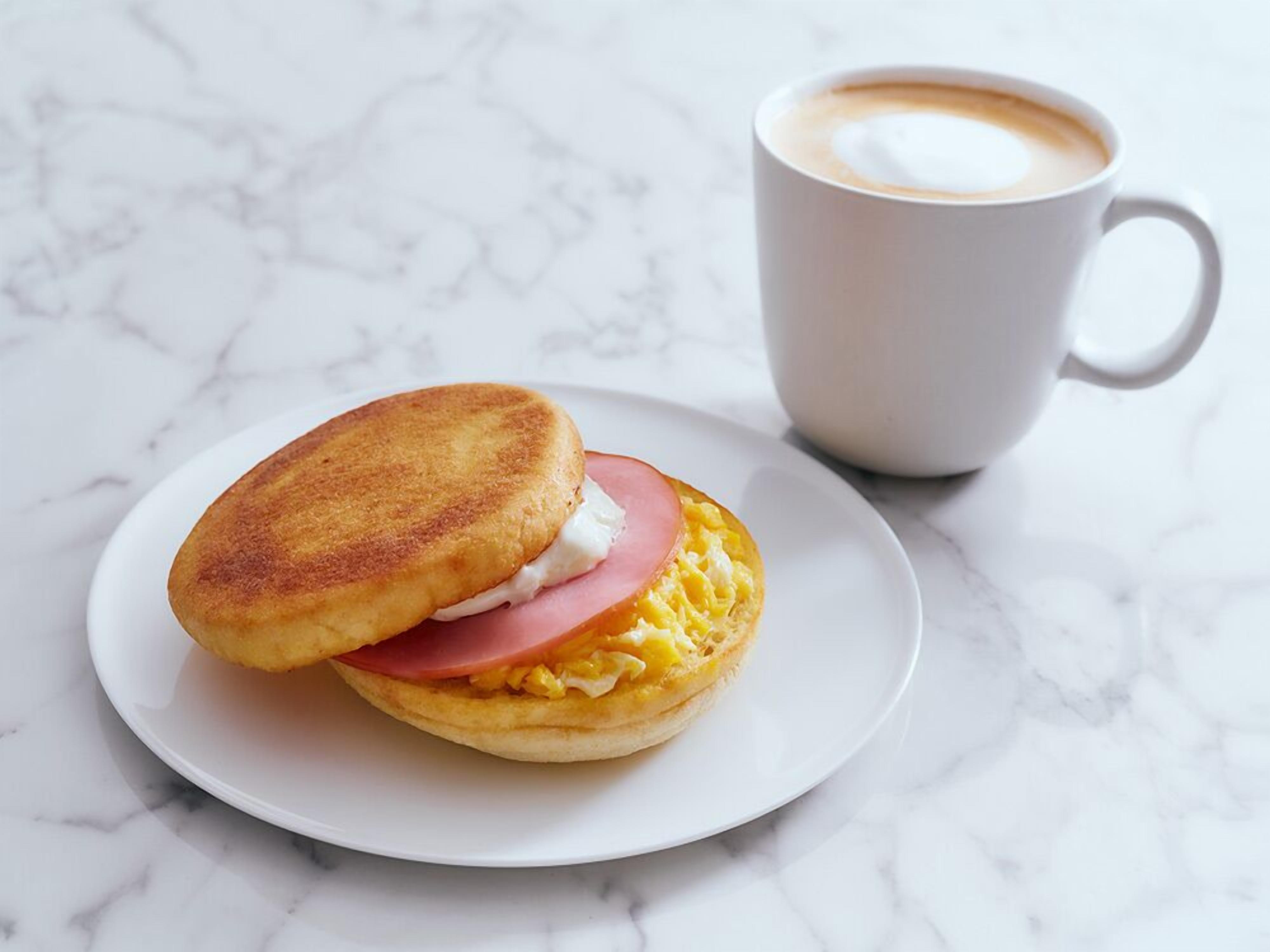 daily cooked-to-order breakfast (jpy 1000 per person)