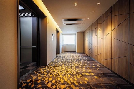 Hallway. JR East Hotel Mets Tachikawa