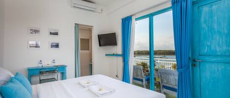 Suite Junior | Couette en duvet d'oie, coffres-forts dans les chambres, bureau