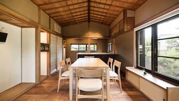 Katsume-tei Townhouse (No Outdoor Mineral Hot Springs) | Private kitchen