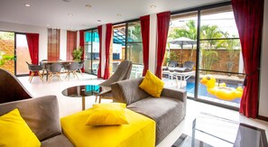 Pool Villa No. 1 | Vardagsrum | Platt-tv
