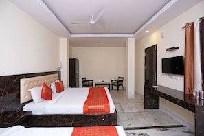 Suite | Desk, rollaway beds, free WiFi