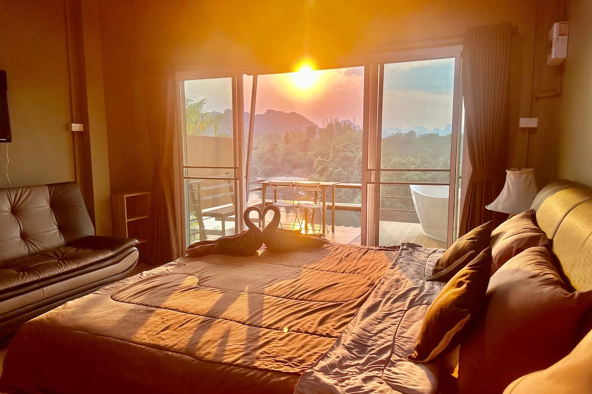 Chambre Deluxe, 1 trĂšs grand lit, non-fumeurs, vue fleuve | 1 chambre, Wi-Fi gratuit, draps fournis