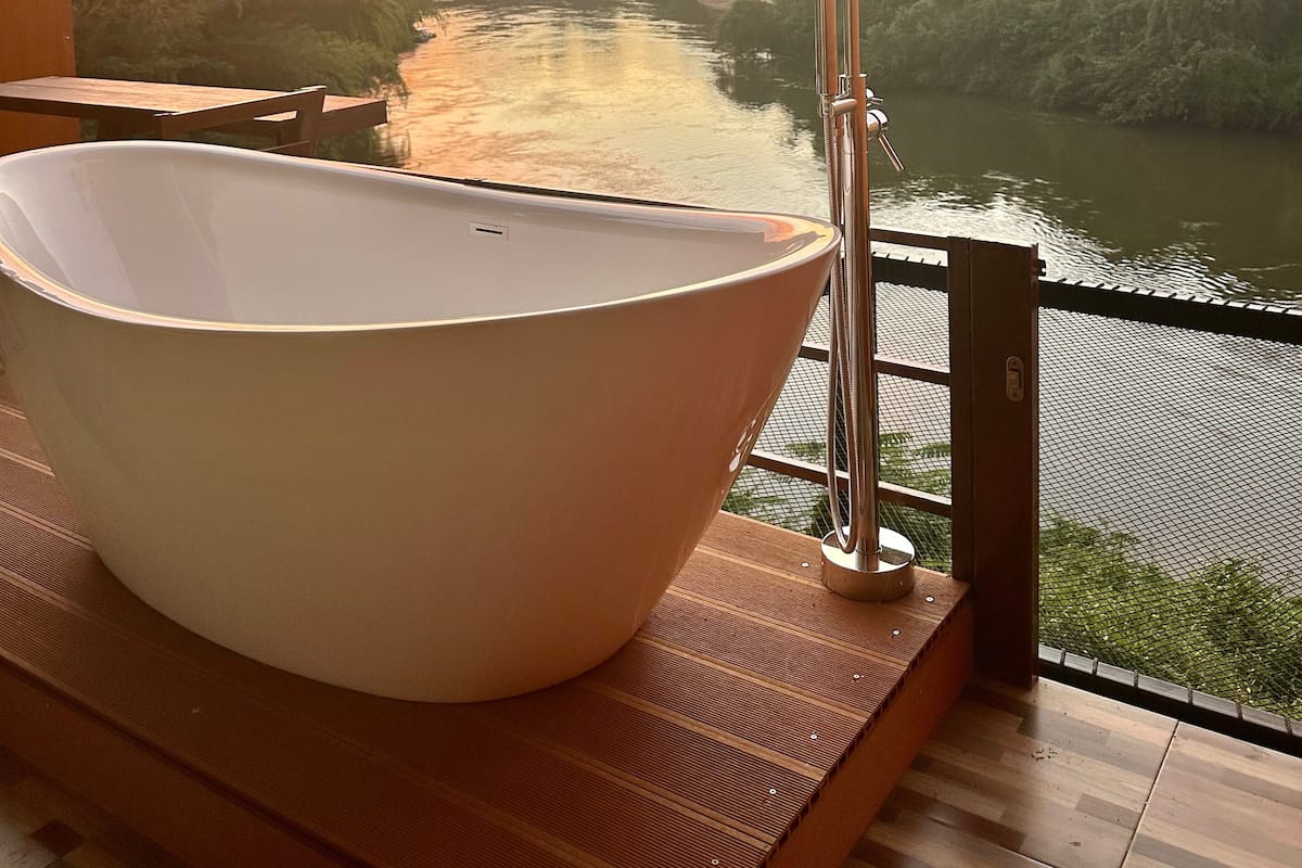 Deluxe kamer, 1 kingsize bed, niet-roken, uitzicht op rivier | Terras