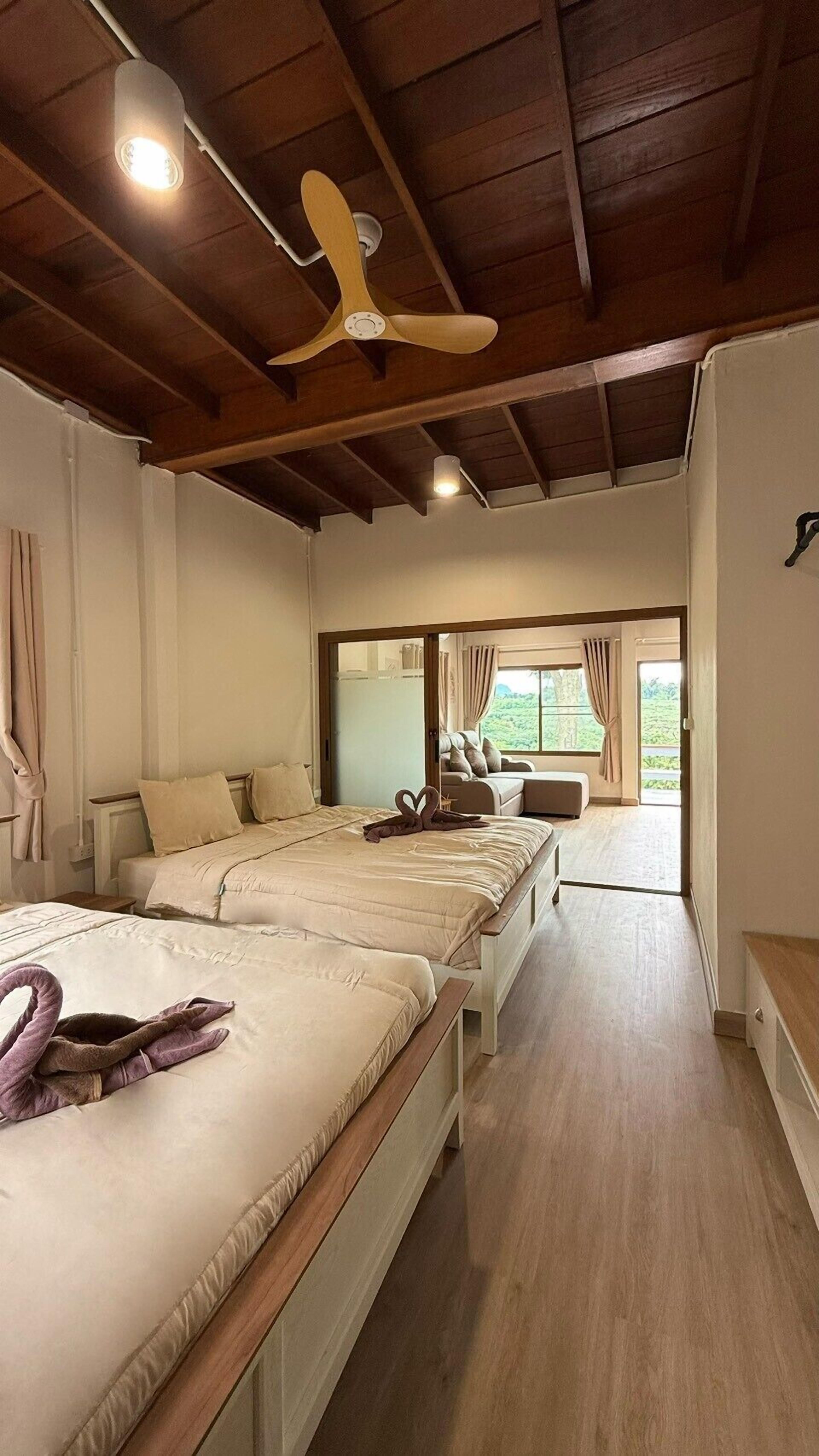 Familie huis, 2 slaapkamers, uitzicht op rivier | Een bureau, gratis wifi, beddengoed, rolstoeltoegang