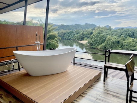 Deluxe Room, 1 King Bed, Non Smoking, River View | Balcony view