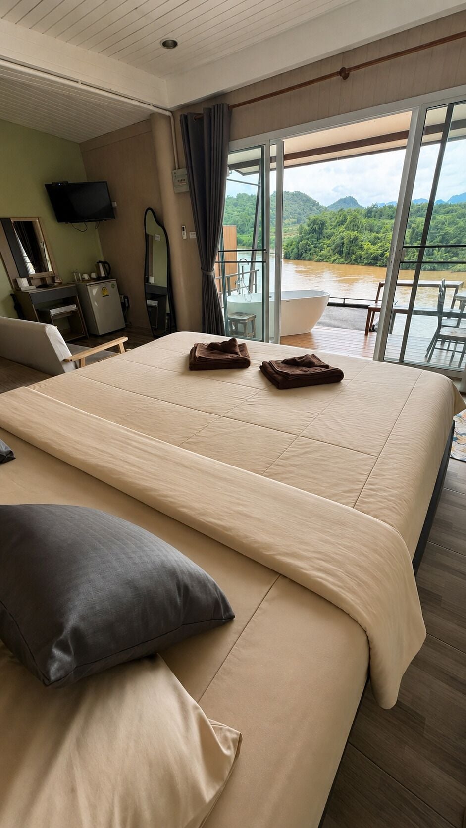 Wifi gratis y ropa de cama 