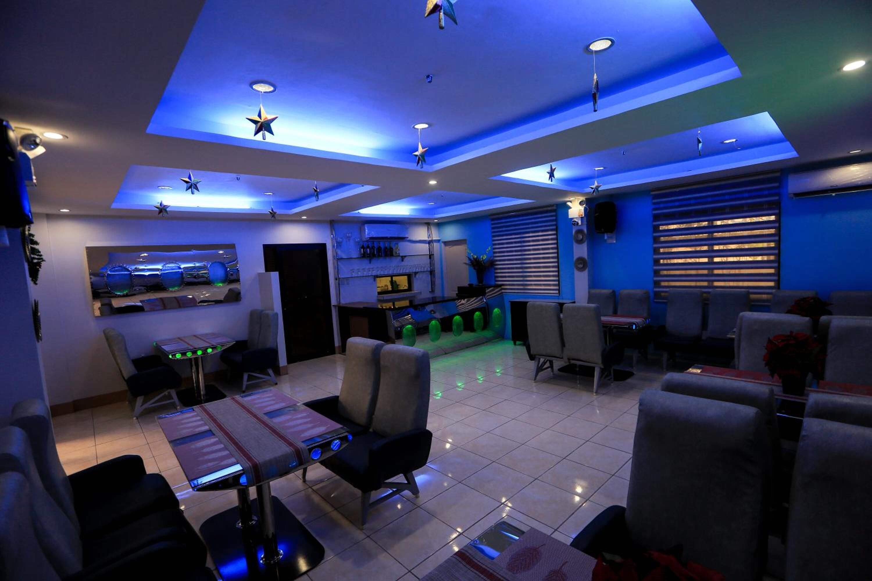 breakfast, lunch, dinner served; local cuisine