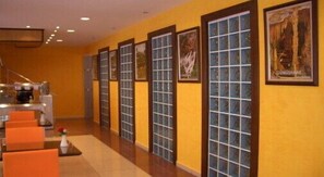 Café da manhã com buffet grátis todos os dias