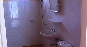 Shower, free toiletries, towels - Subsavet Village (Ko Pha-ngan)