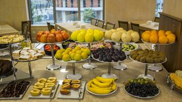 Daily buffet breakfast for a fee