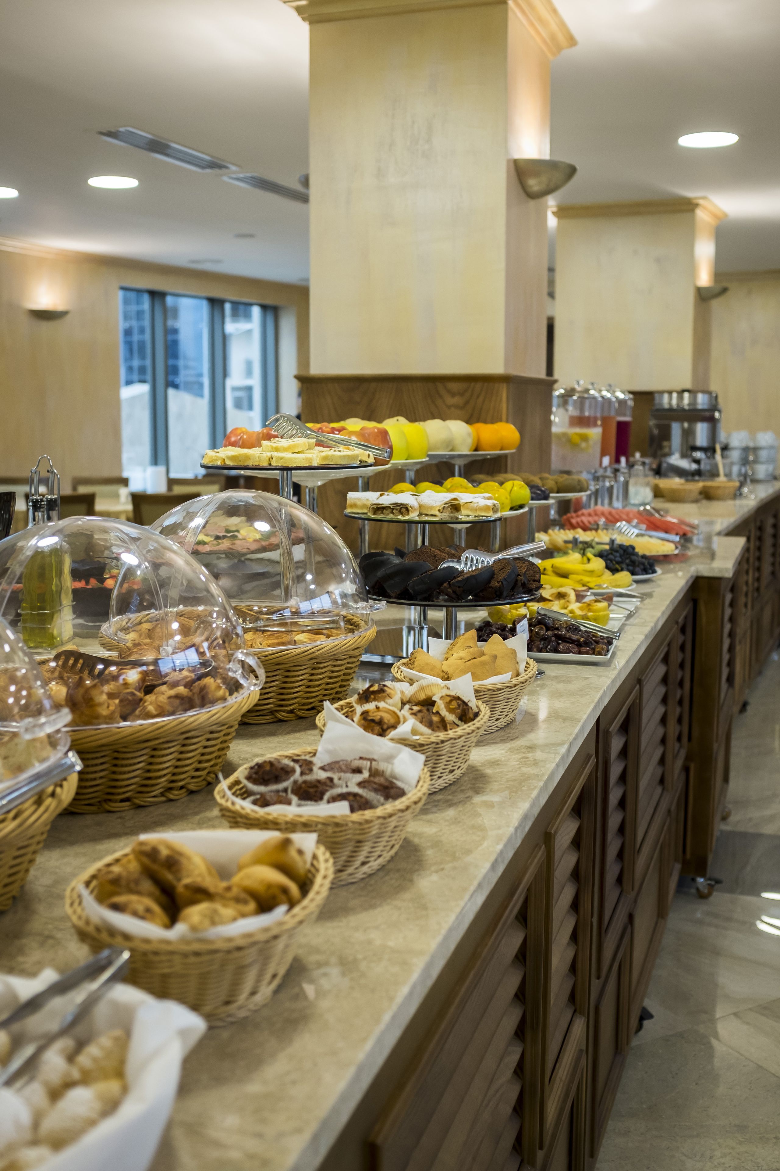 Päivittäinen buffetaamiainen maksusta
