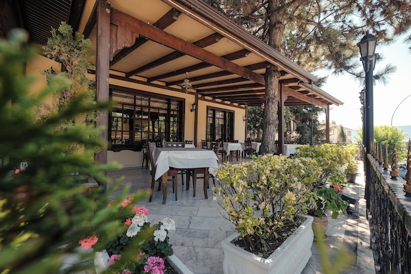 Pintu masuk hartanah