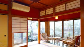 2 chambres, coffres-forts dans les chambres, Wi-Fi gratuit