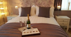 Habitación doble, vista al mar (Cove) | Ropa de cama de alta calidad y tabla de planchar con plancha