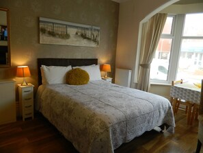 Studio, Ensuite, Ground Floor (Studio 1) | Bathroom | Towels - San Remo Apartments Blackpool (Blackpool)