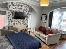 Apartment, 1 Bedroom, Ensuite, Sea View (Apartment 5 First Floor) | Iron/ironing board, bed sheets