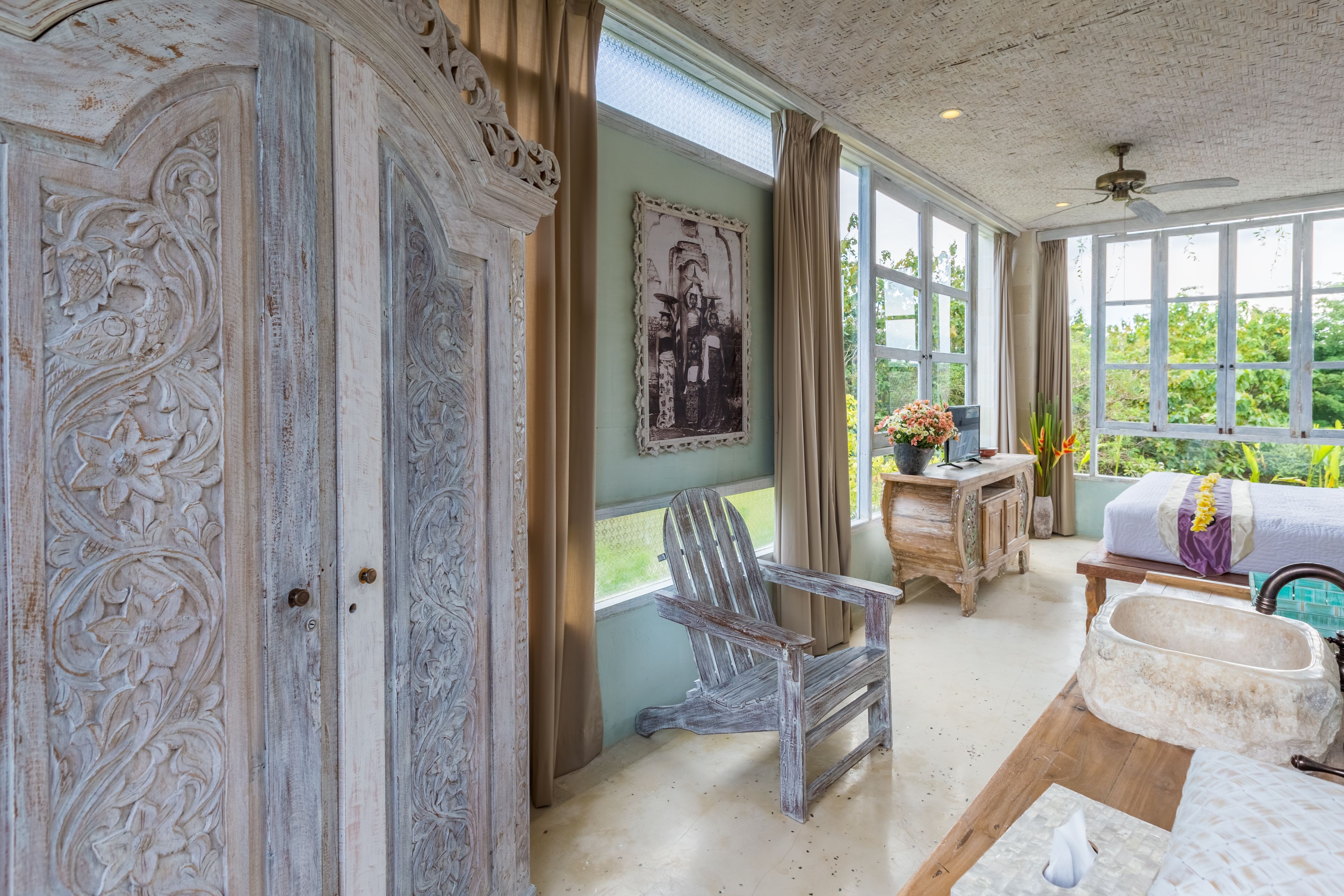 deluxe double room | 1 bedroom, minibar, in-room safe, desk