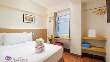 Standard Double Room | Hypo-allergenic bedding available, Tempur-Pedic beds, desk