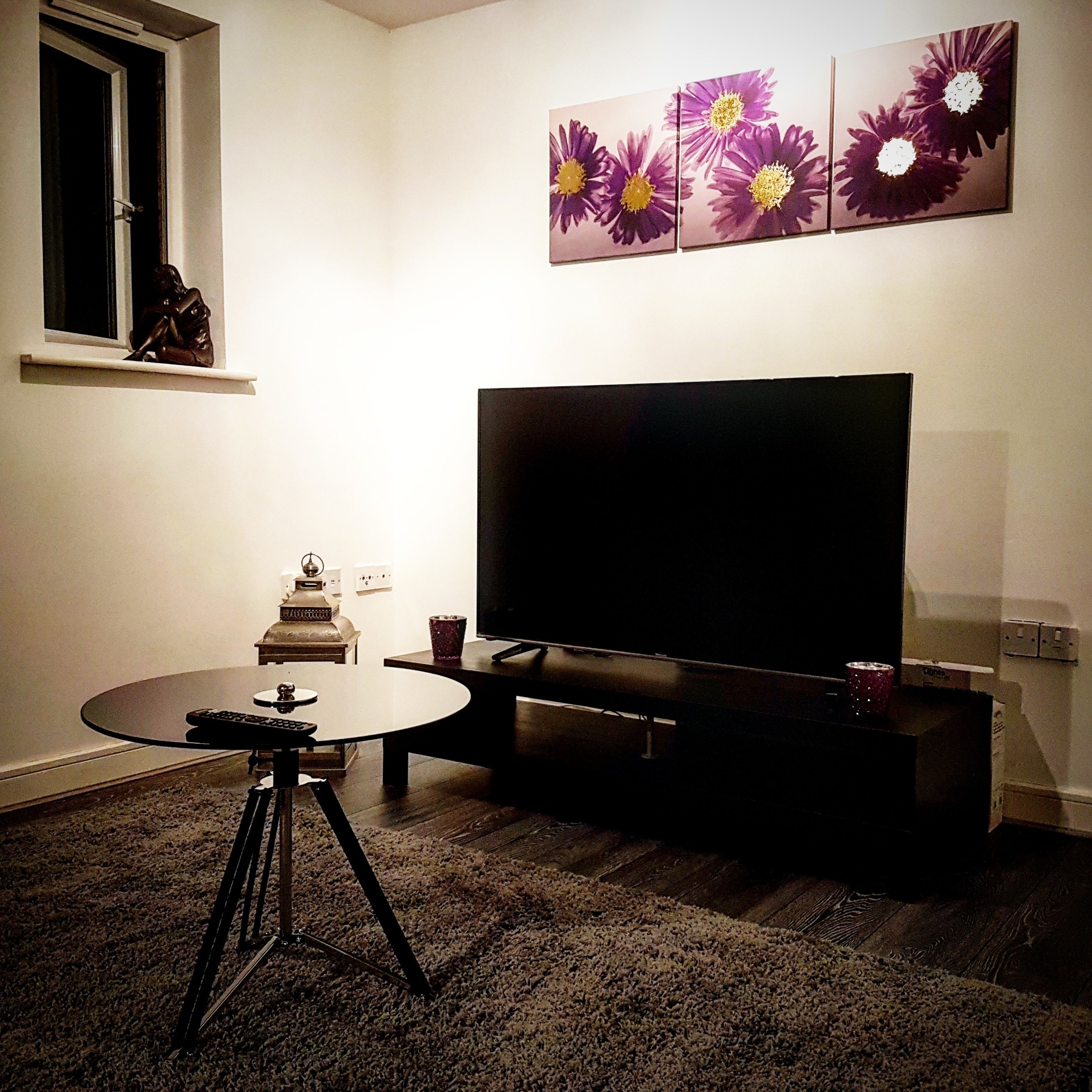 Luxury Apartment, 2 Bedrooms | Living room | Flat-screen TV