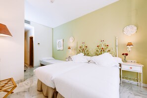 ファミリー ルーム バルコニー (+ extra bed) | 高級寝具、セーフティボックス (室内)、客室ごとに異なる装飾、客室ごとに異なるインテリア