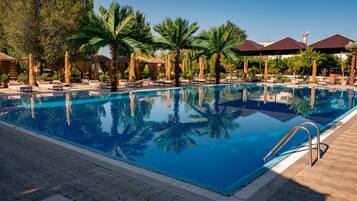 Indoor pool, seasonal outdoor pool