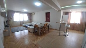 Family Apartment - Cross Apartments and Tours (Yerevan)