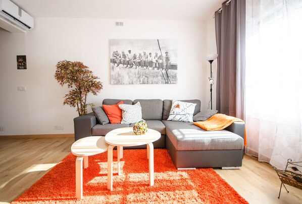 Living area - Oscar Apartment Estación (Sitges)