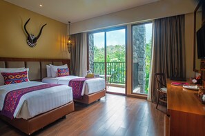 Premium Twin Hill | In-room safe, desk, laptop workspace, blackout drapes - Baobab Safari Resort (Prigen)