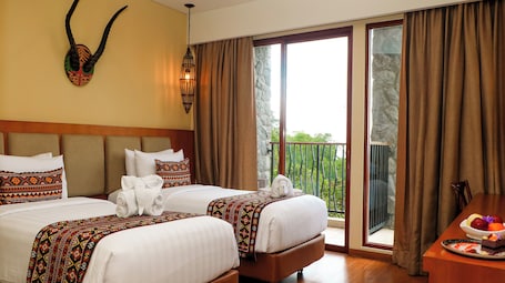 In-room safe, desk, laptop workspace, blackout drapes