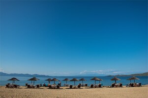 Privát strand a közelben
