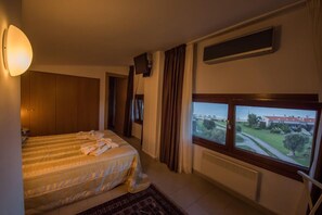 Superior-Villa, 2 Schlafzimmer, Meerblick (Maisonette) | Zimmersafe, Bügeleisen/Bügelbrett, kostenlose Babybetten, Zustellbetten