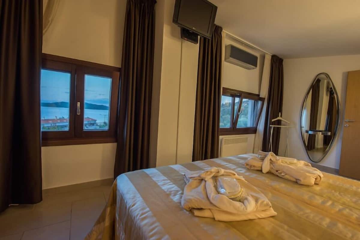Villa, 3 soverom, sjøutsikt | Safe på rommet, strykejern/-brett og barnesenger (inkludert)