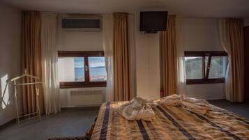 In-room safe, iron/ironing board, free cots/infant beds, rollaway beds
