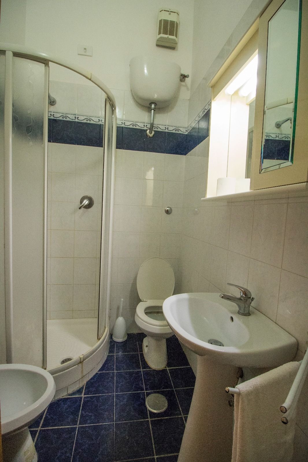 Camera doppia, bagno in camera | Wi-Fi gratuito, lenzuola