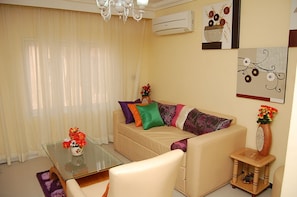 Luksussuite, 1 soverom, 2 bad | Sengetøy av topp kvalitet, safe på rommet og skrivebord