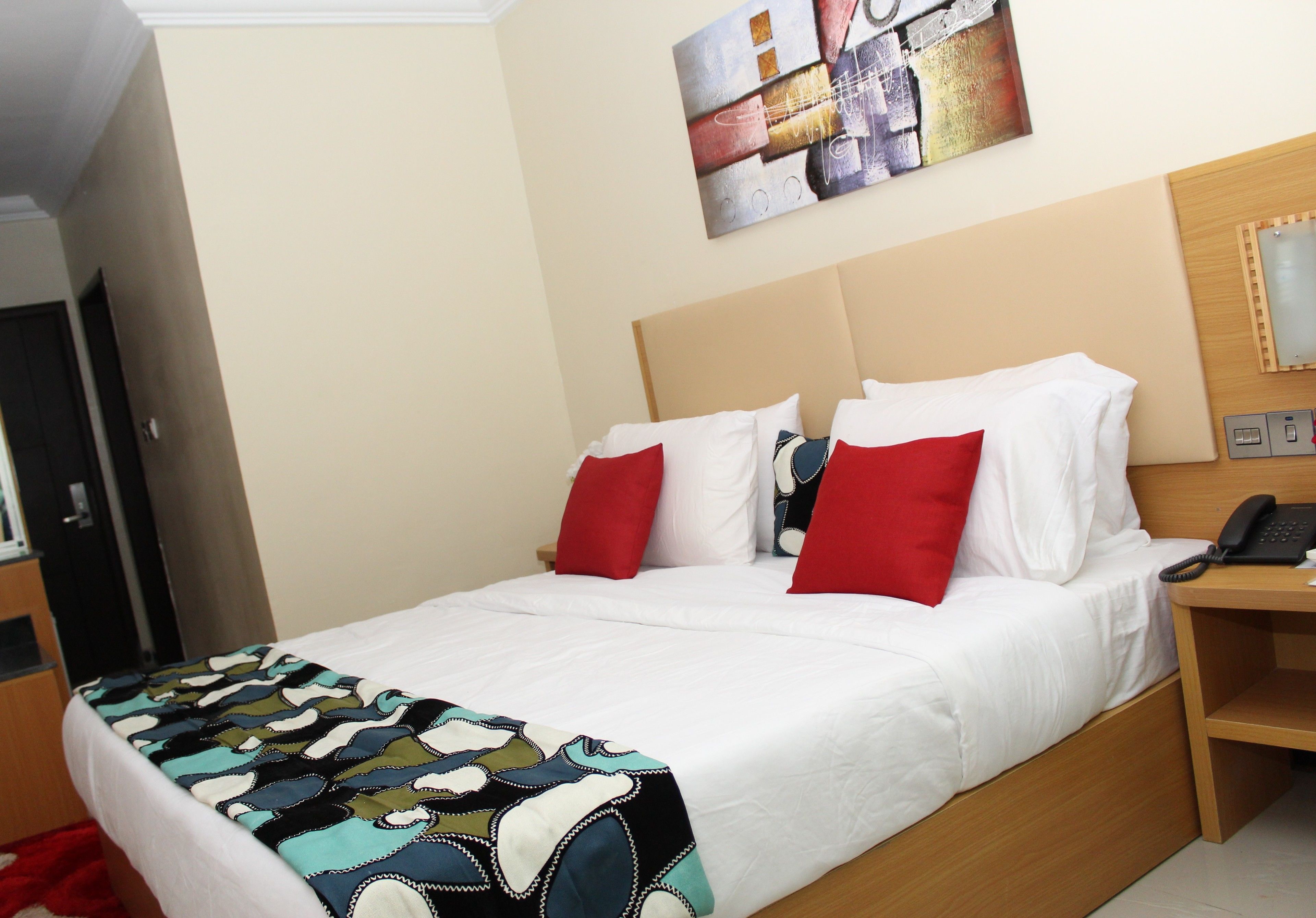 Executive Single Room, 1 Queen Bed, Private Bathroom, Executive Level | Premium bedding, in-room safe, desk, free WiFi