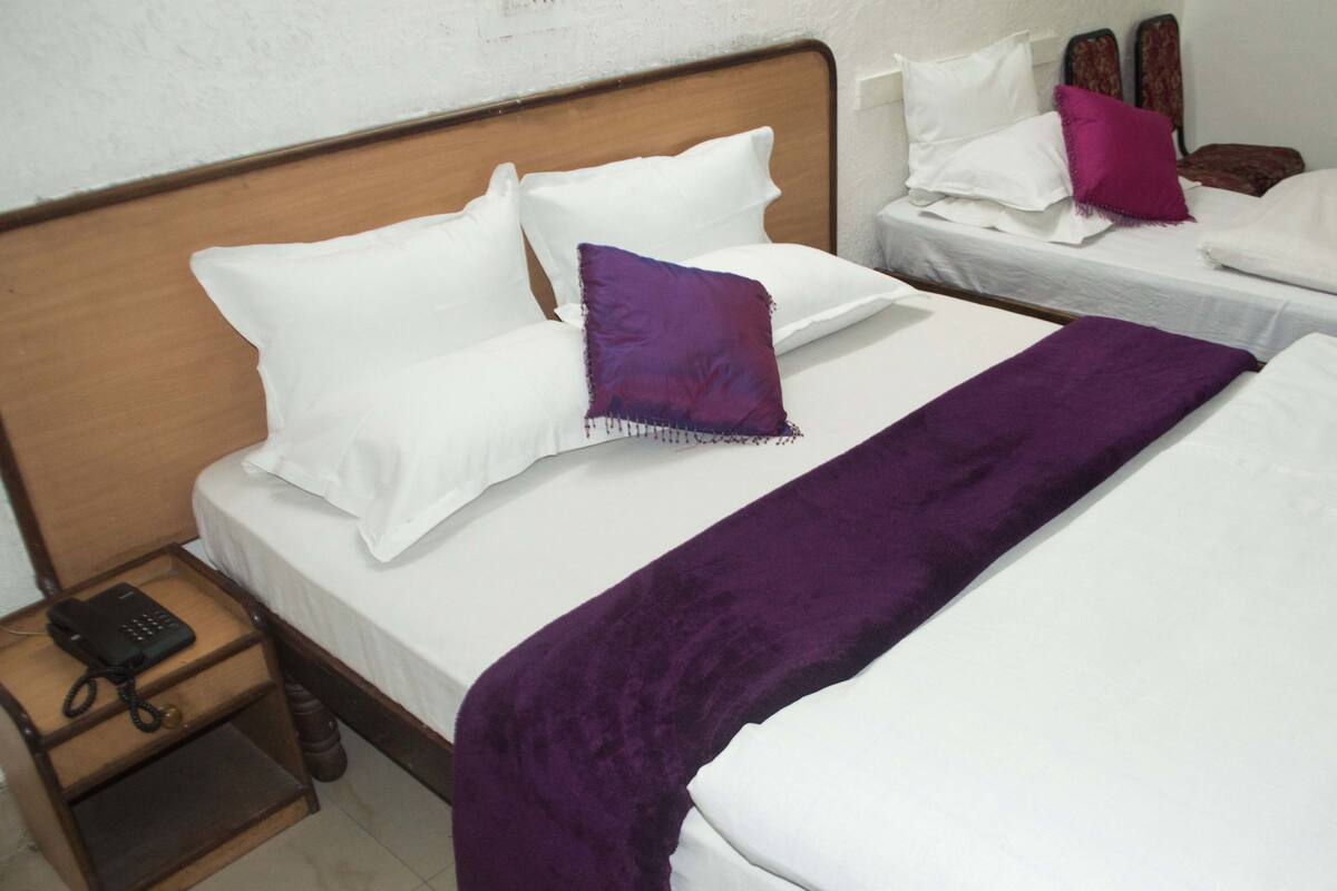 Desk, free rollaway beds, free WiFi