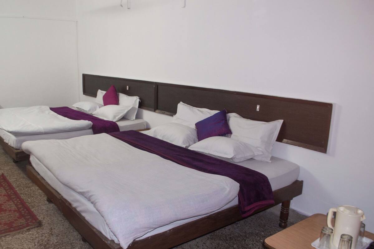 Desk, free rollaway beds, free WiFi