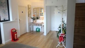 Miscellaneous - Hazel Residence (Purley)