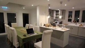 Private kitchen - Hazel Residence (Purley)