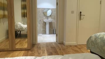 Quadruple Room, Ensuite | Soundproofing