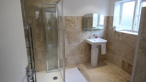Deluxe Double Room, Ensuite | Bathroom - Hazel Residence (Purley)