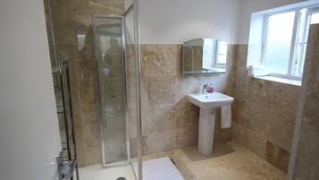 Deluxe Double Room, Ensuite | Bathroom